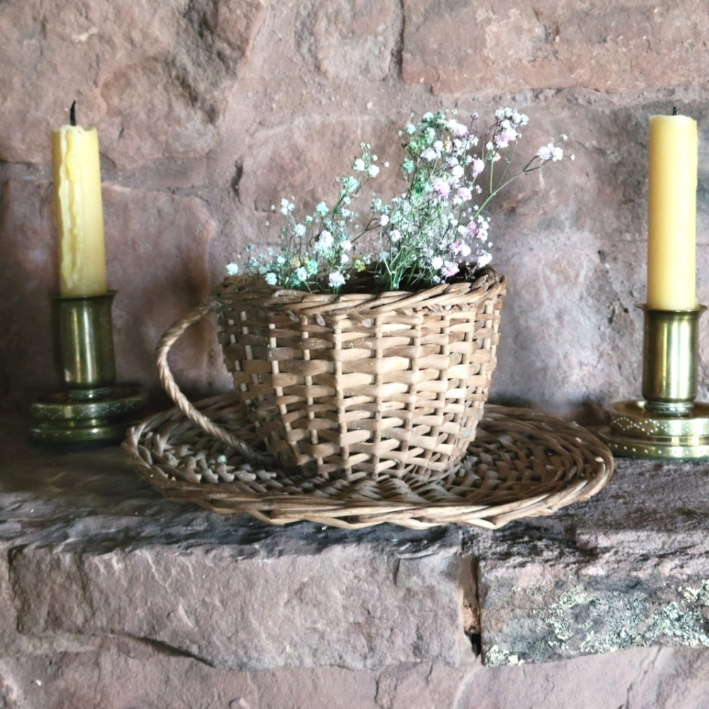 Woven wicker tea cup basket